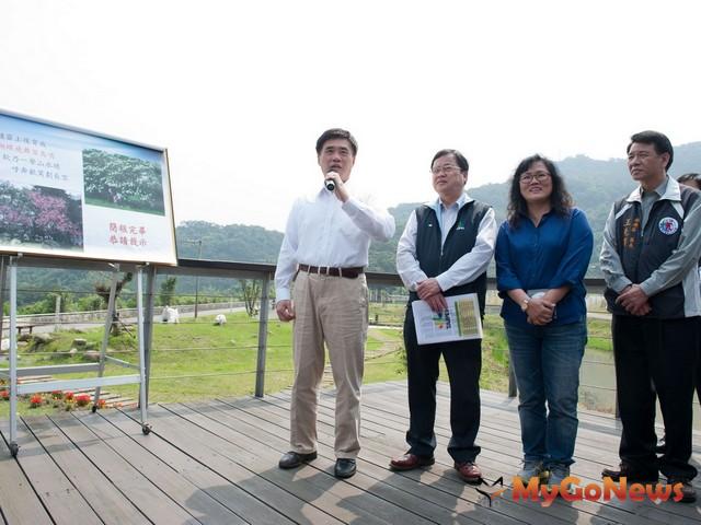 台北市長郝龍斌期許山水綠生態公園於2013年中旬開放(圖：台北市政府)