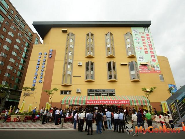 2013年10月11日為林口東勢公有零售市場揭牌(圖：新北市政府)